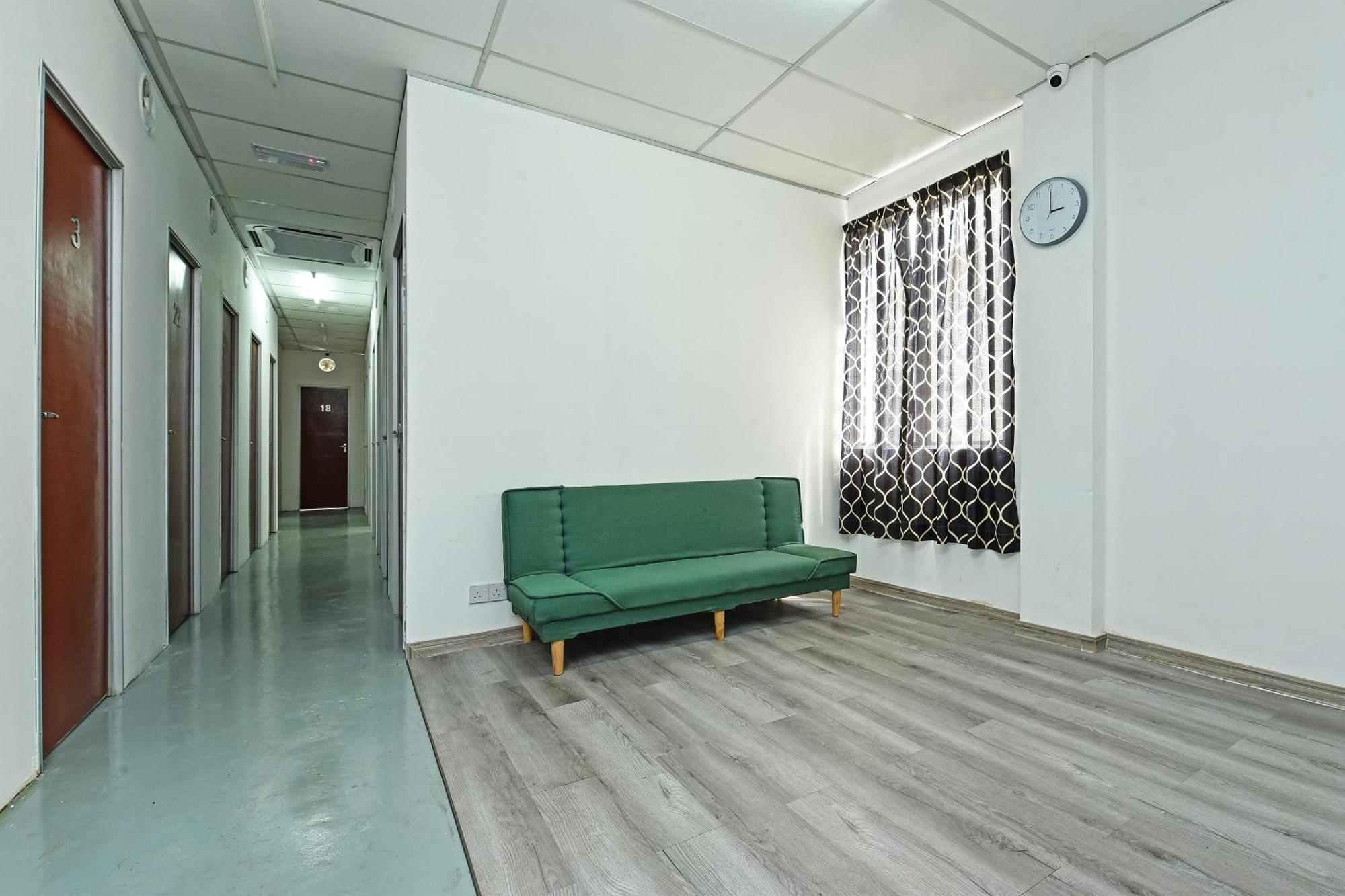 SPOT ON 90500 Sri Rampai Metro Hostel Kuala Lumpur Exterior foto